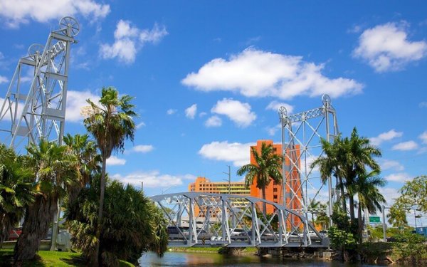 View of the Parker Vertical Lift Bridge in Miami Springs