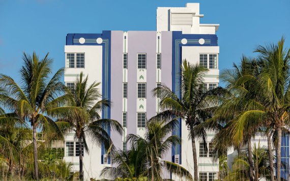 South Beach: 1980s crime and elderly before Art Deco renovation