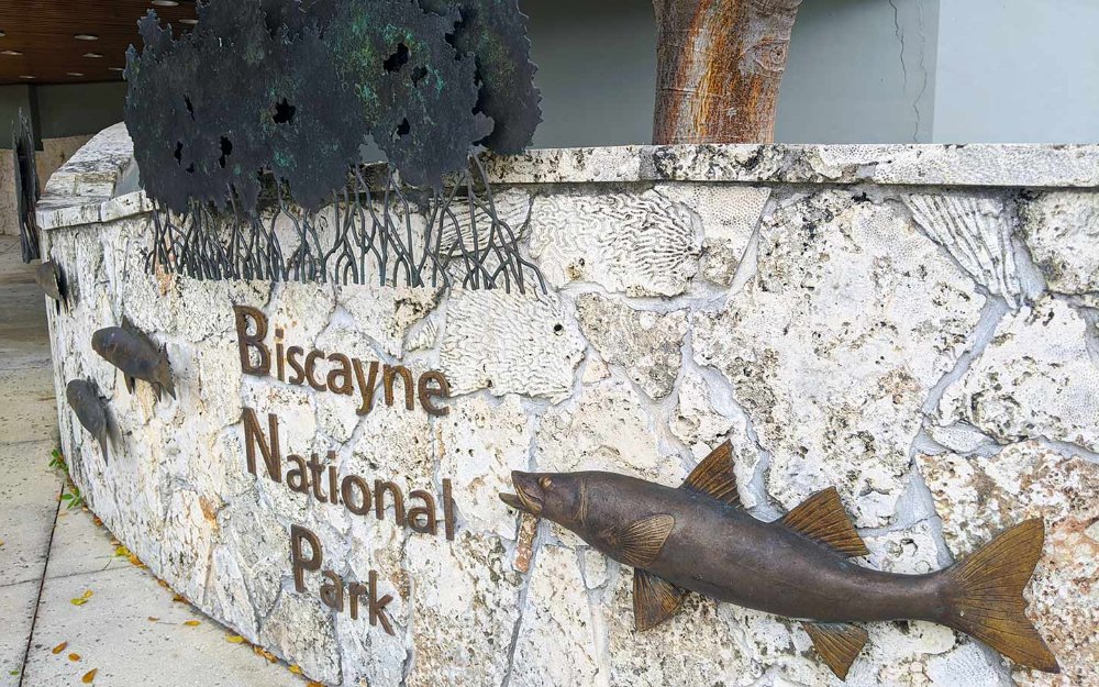 Biscayne National Park assinar em Dante Fascell Visitor Center